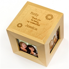  Foto Cubo personalizado de madera grabado Gracias a la dama de honor