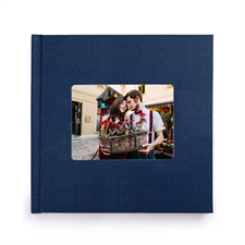 foto-libro personalizado de 30.48 cm x 30.48 cm de lino azul marino con tapa dura.