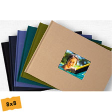 Diseña tu foto-libro de cuero azul marino de 20.32 cm x 20.32 cm con tapa dura.