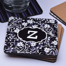Portavasos personalizado de acrílico con monograma con diseño floral negro