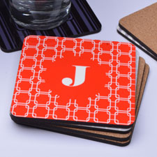 Portavasos de corcho personalizado con diseño geométrico en color rojo