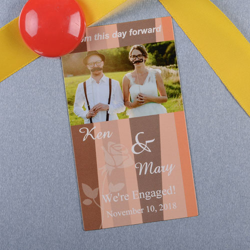 Crea e imprime una franja naranja personalizada Guarda la fecha Imán 5.08 cm x 8.89 cm Tamaño de tarjeta