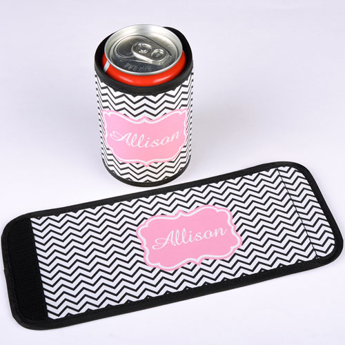 Chevron negro-rosado personalizado de lata y botella  .