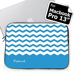 Manga de MacBook Pro 13 con nombre personalizado Chevron de color azul celeste